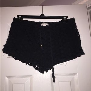 Knitted crotchet floral print shorts